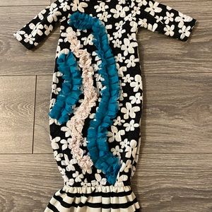 CachCach baby gown